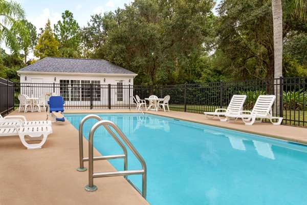 Pool - Baymont Inn & Suites Ormond Beach - I-95, Exit 268