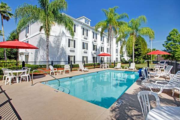 Pool - Baymont Inn & Suites Ormond Beach - I-95, Exit 268