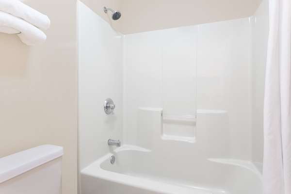  - Baymont Inn & Suites Albany