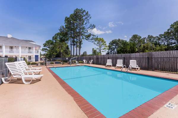 Pool - Baymont Inn & Suites Albany