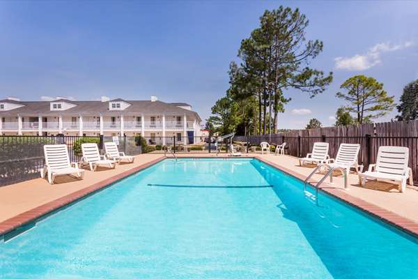 Pool - Baymont Inn & Suites Albany
