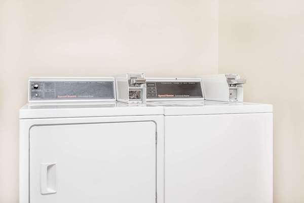 Amenities - Days Inn Americus