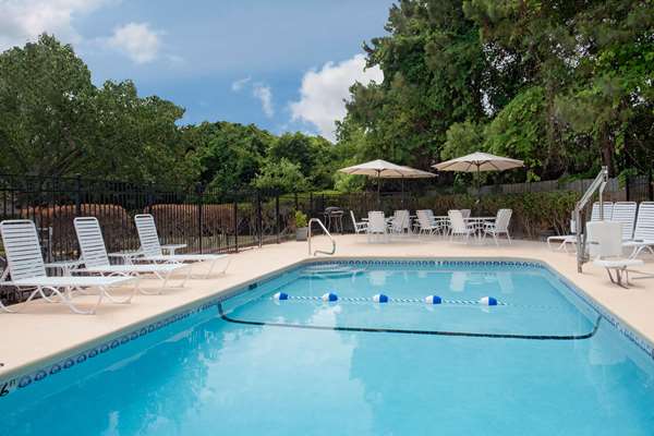 Pool - Baymont Inn & Suites Brunswick