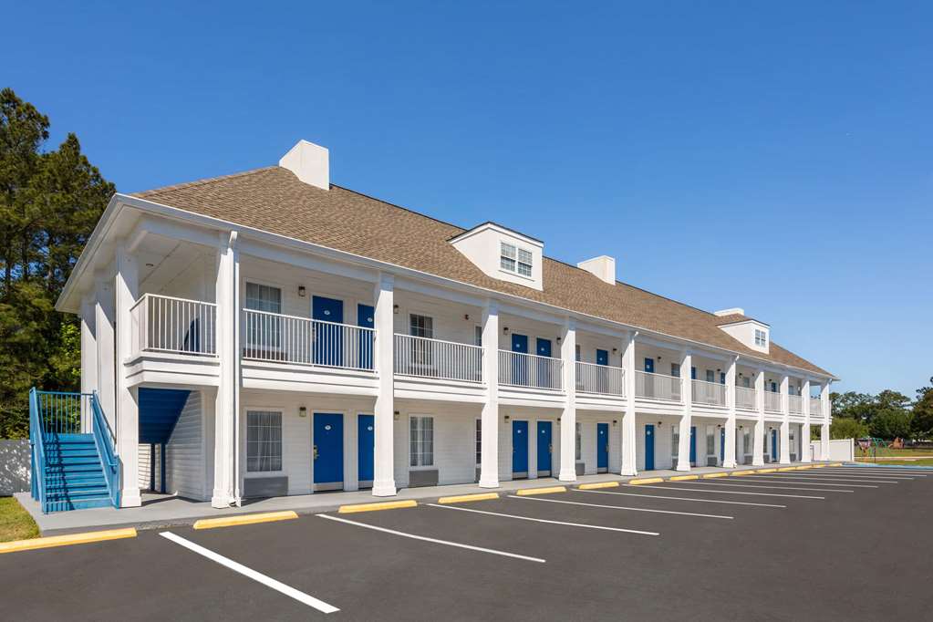 Baymont Inn & Suites Brunswick