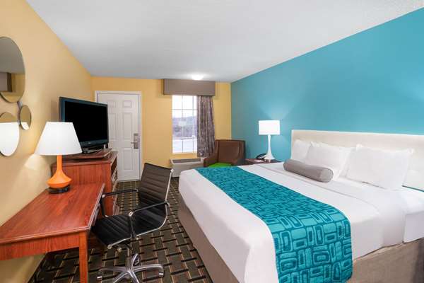  - Howard Johnson Inn Dalton - I-75, Exit 333