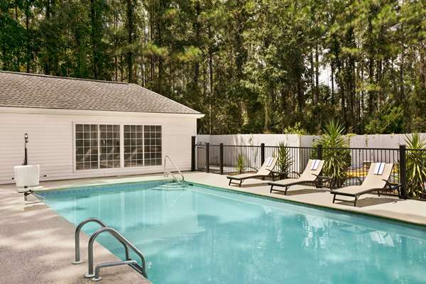 Pool - Baymont Inn & Suites Kingsland - I-95, Exit 3