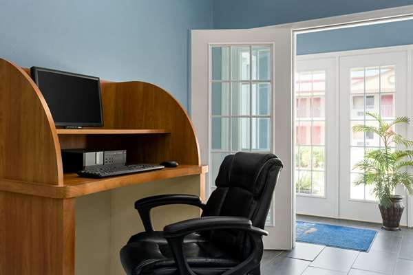 Conference Area - Baymont Inn & Suites Warner Robins