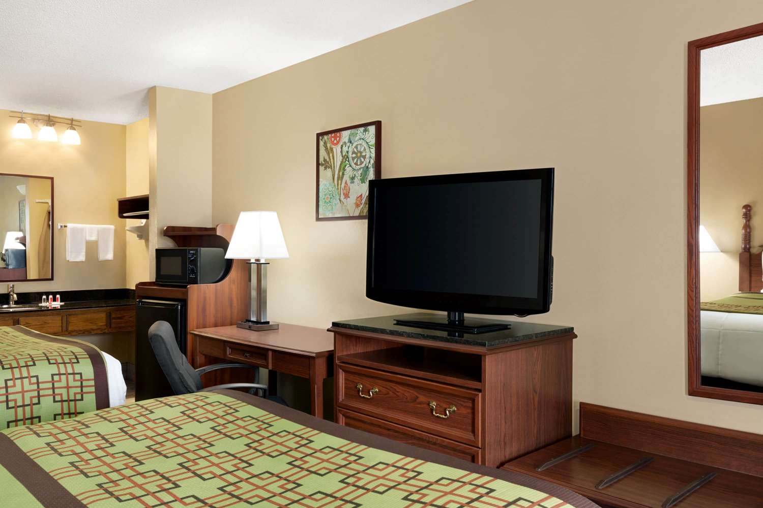 Baymont Inn & Suites Warner Robins, GA See Discounts