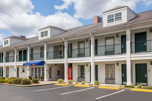 Exterior view - Baymont Inn & Suites Waycross