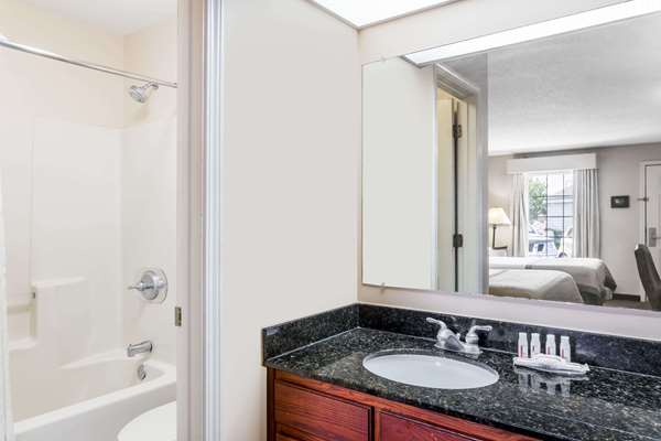  - Baymont Inn & Suites Waycross