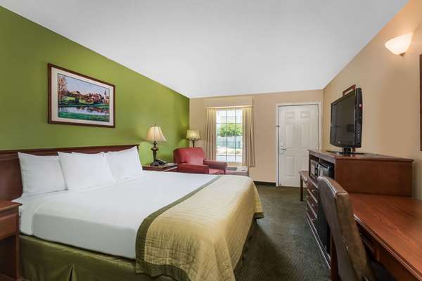 Suite - Baymont Inn & Suites Waycross