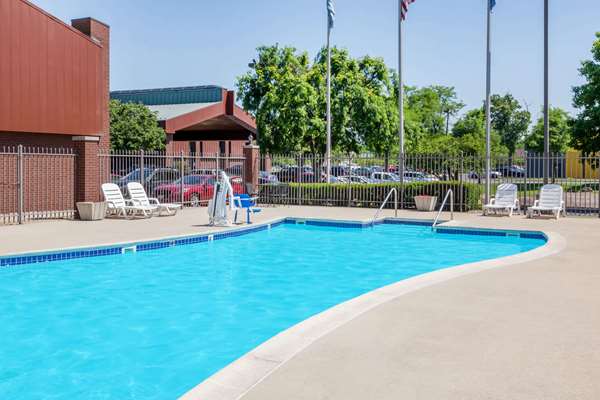 Pool - Baymont Inn & Suites Elkhart - I-80 & I-90, Exit 92