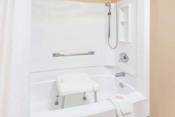  - Baymont Inn & Suites Elkhart - I-80 & I-90, Exit 92