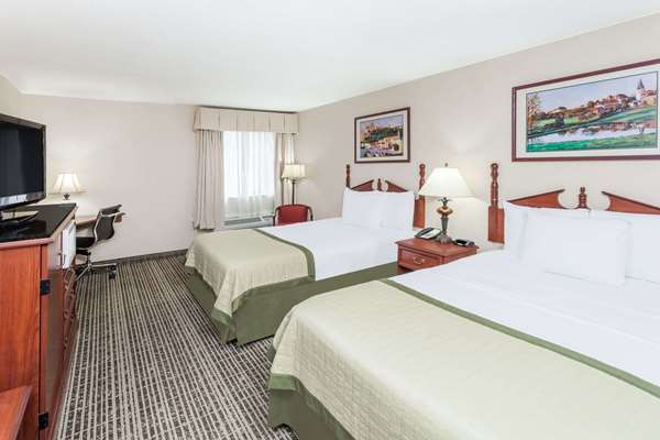  - Baymont Inn & Suites Elkhart - I-80 & I-90, Exit 92