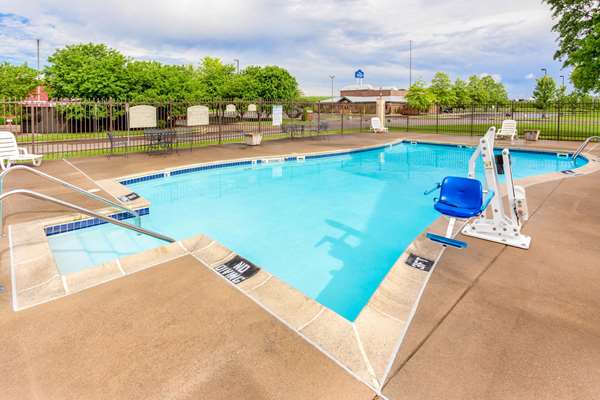 Pool - Baymont Inn & Suites Elkhart - I-80 & I-90, Exit 92