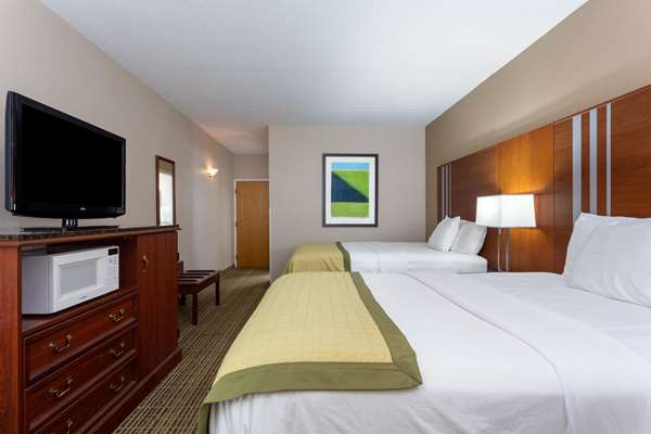  - Baymont Inn & Suites Elkhart - I-80 & I-90, Exit 92