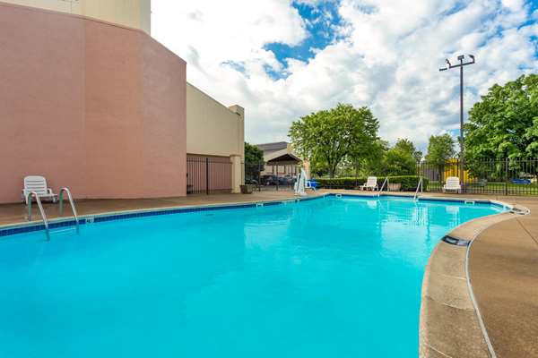 Pool - Baymont Inn & Suites Elkhart - I-80 & I-90, Exit 92