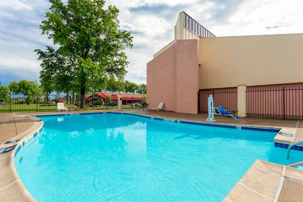 Pool - Baymont Inn & Suites Elkhart - I-80 & I-90, Exit 92