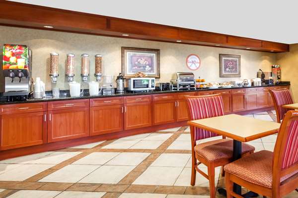  - Howard Johnson Inn Evansville