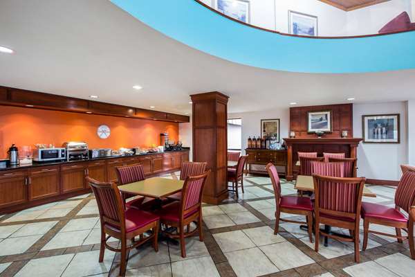  - Howard Johnson Inn Evansville