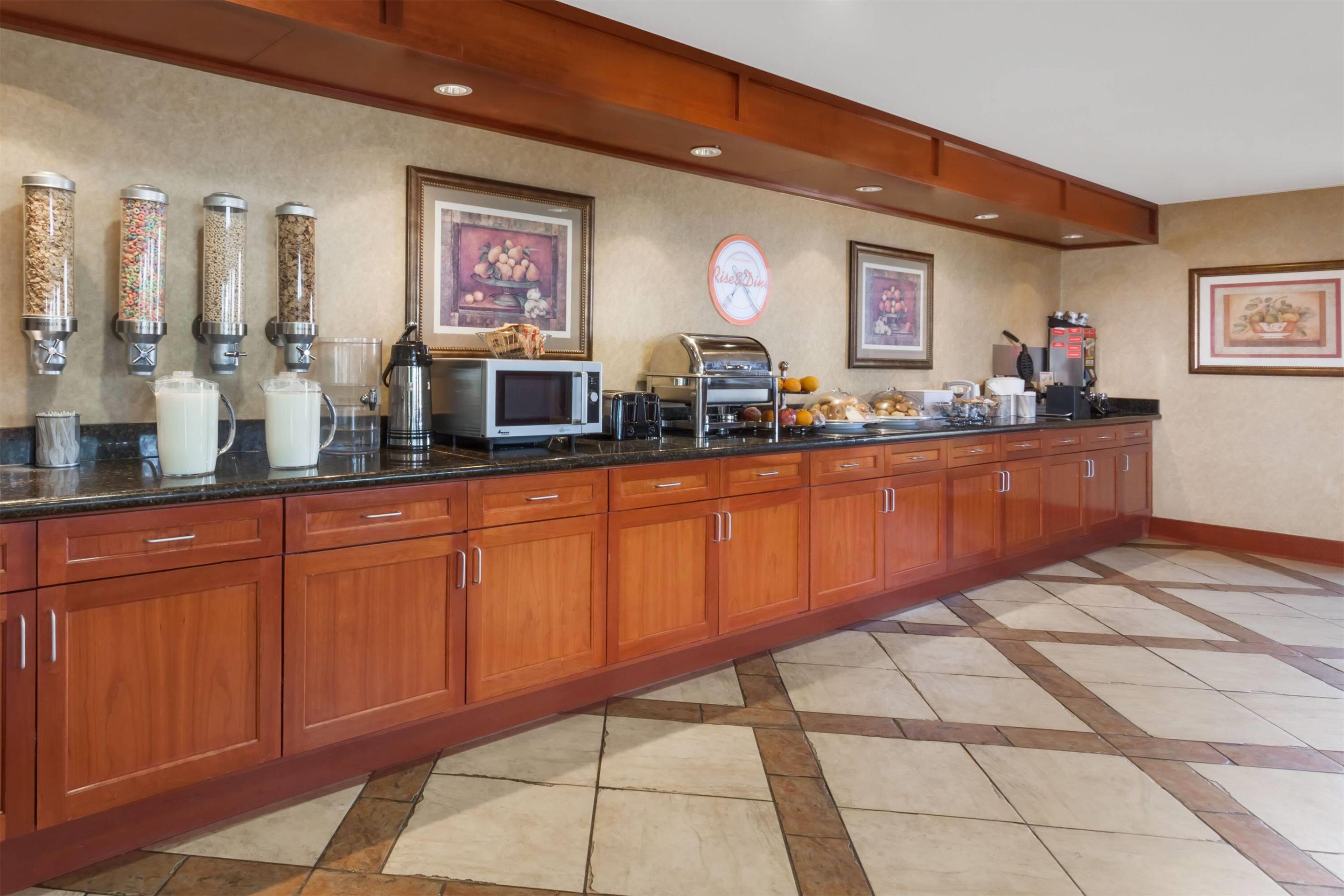 Property amenity | Howard Johnson by Wyndham Evansville East