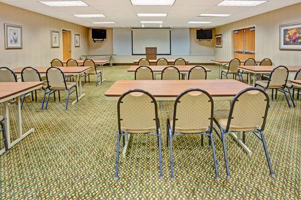  - Baymont Inn & Suites Indianapolis Airport - I-465, Exit 17