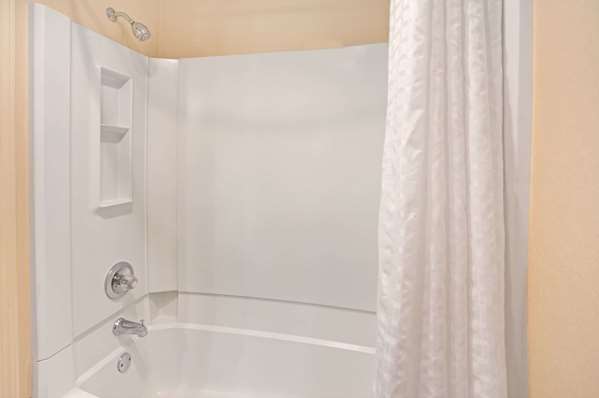  - Baymont Inn & Suites Indianapolis Airport - I-465, Exit 17