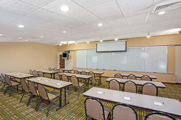  - Baymont Inn & Suites South Louisville - I-65, Exit 128