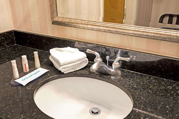  - Baymont Inn & Suites South Louisville - I-65, Exit 128