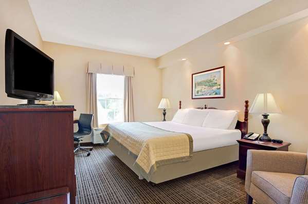  - Baymont Inn & Suites Pearl - I-20, Exit 48