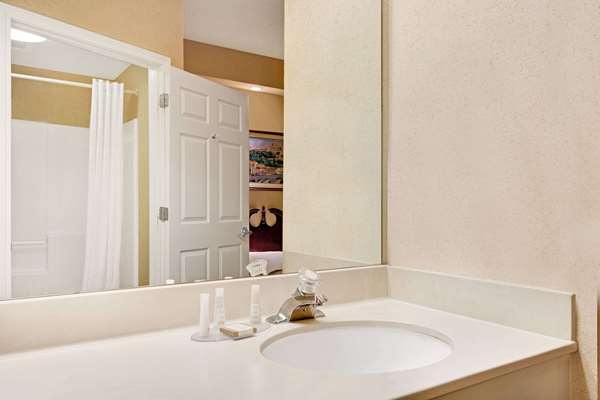  - Baymont Inn & Suites Pearl - I-20, Exit 48