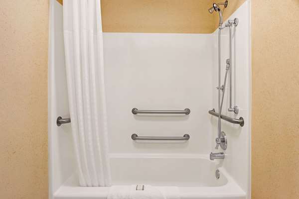  - Baymont Inn & Suites Pearl - I-20, Exit 48