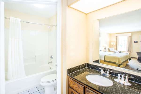  - Baymont Inn & Suites Dunn - I-95, Exit 73