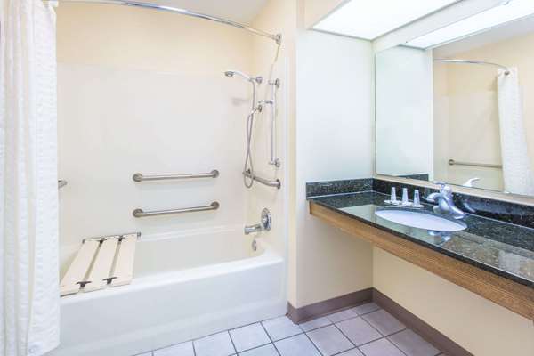  - Baymont Inn & Suites Dunn - I-95, Exit 73