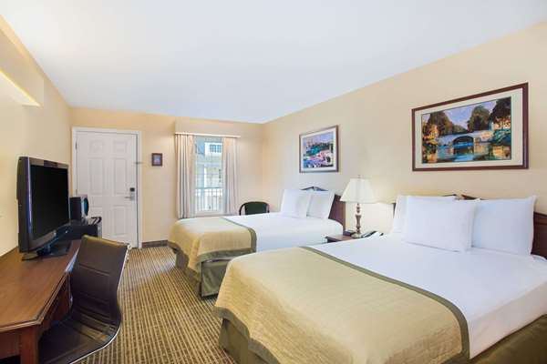  - Baymont Inn & Suites Forest City