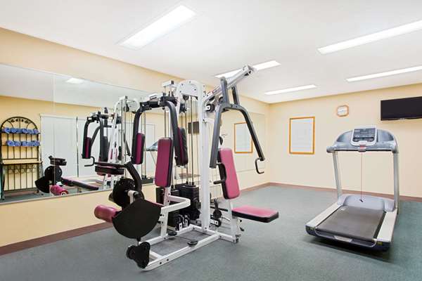 Fitness/ Exercise Room - Baymont Inn & Suites Forest City