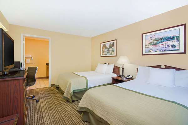  - Baymont Inn & Suites Forest City
