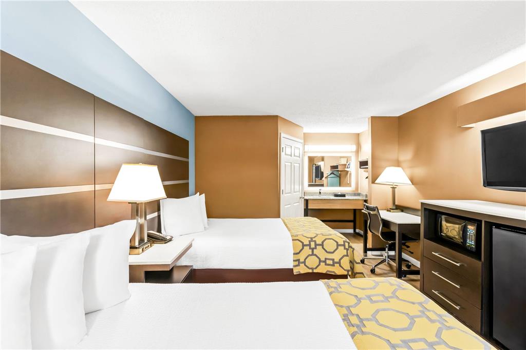BAYMONT BY WYNDHAM, FOREST CITY-guestroom-Guest Room,On-Site,Double Room.jpg