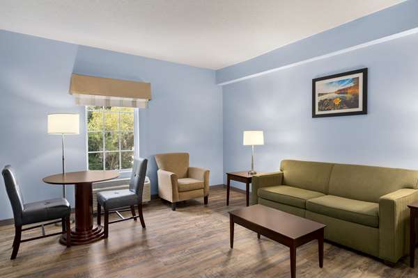  - Baymont Inn & Suites Henderson