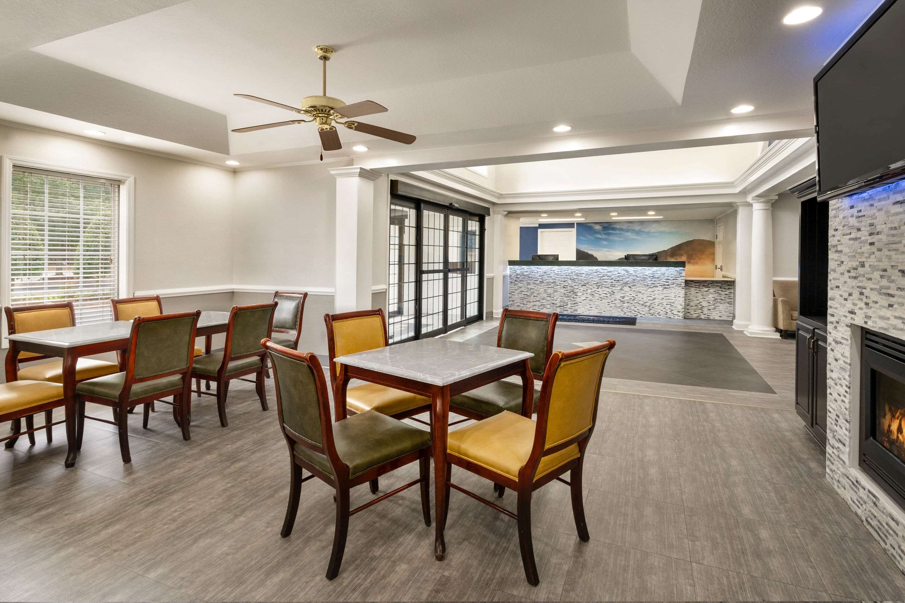 Lobby | Baymont by Wyndham Henderson Oxford