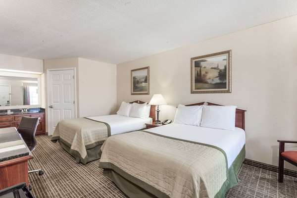  - Baymont Inn & Suites Hickory - I-40, Exit 125