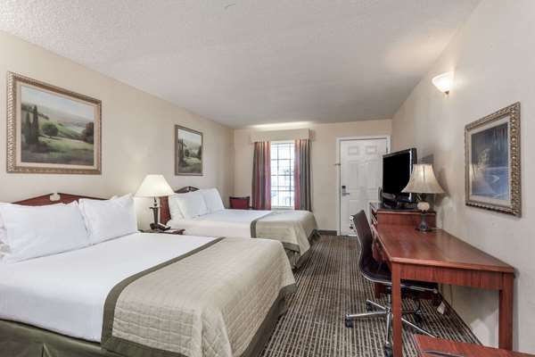  - Baymont Inn & Suites Hickory - I-40, Exit 125