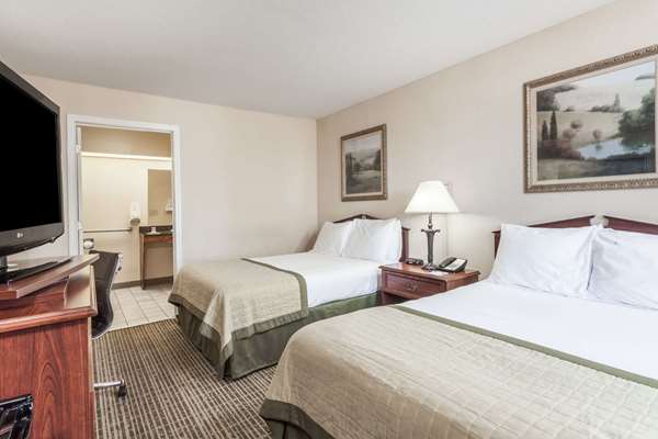  - Baymont Inn & Suites Hickory - I-40, Exit 125