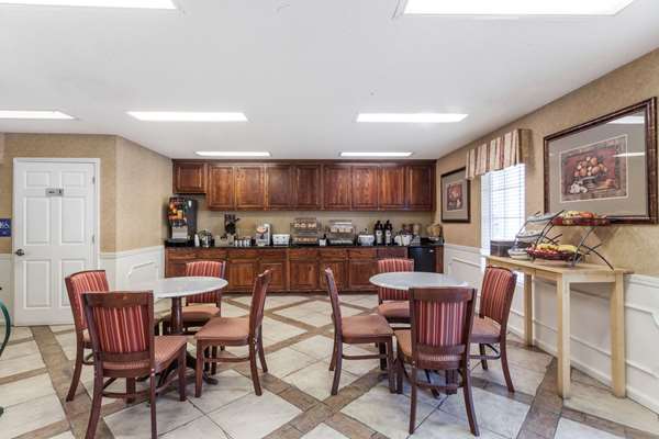  - Baymont Inn & Suites Hickory - I-40, Exit 125