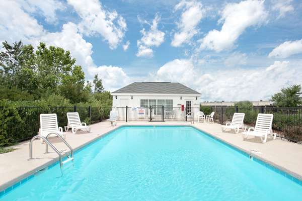 Pool - Baymont Inn & Suites Roanoke Rapids - I-95, Exit 173
