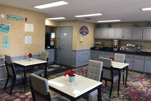  - Baymont Inn & Suites Roanoke Rapids - I-95, Exit 173