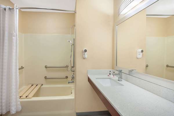  - Baymont Inn & Suites Greenwood