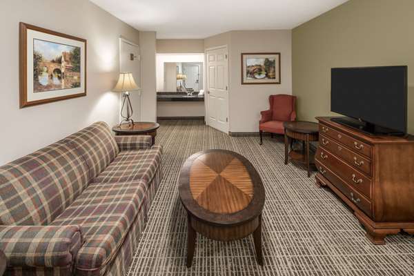  - Baymont Inn & Suites Cleveland