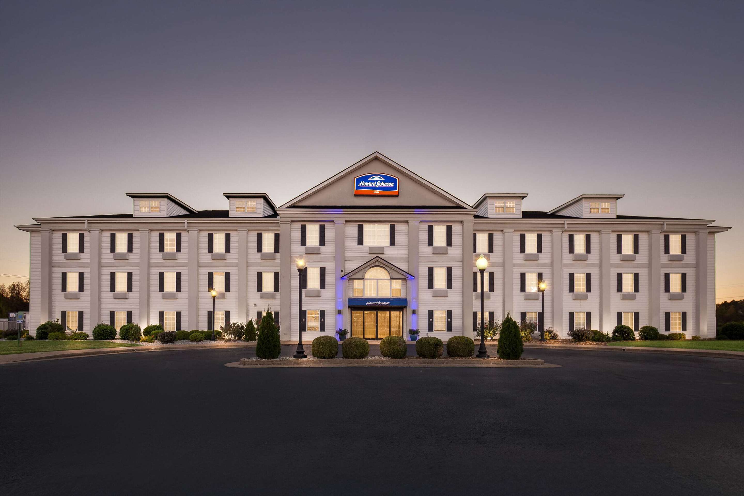 Exterior | Howard Johnson by Wyndham Jackson