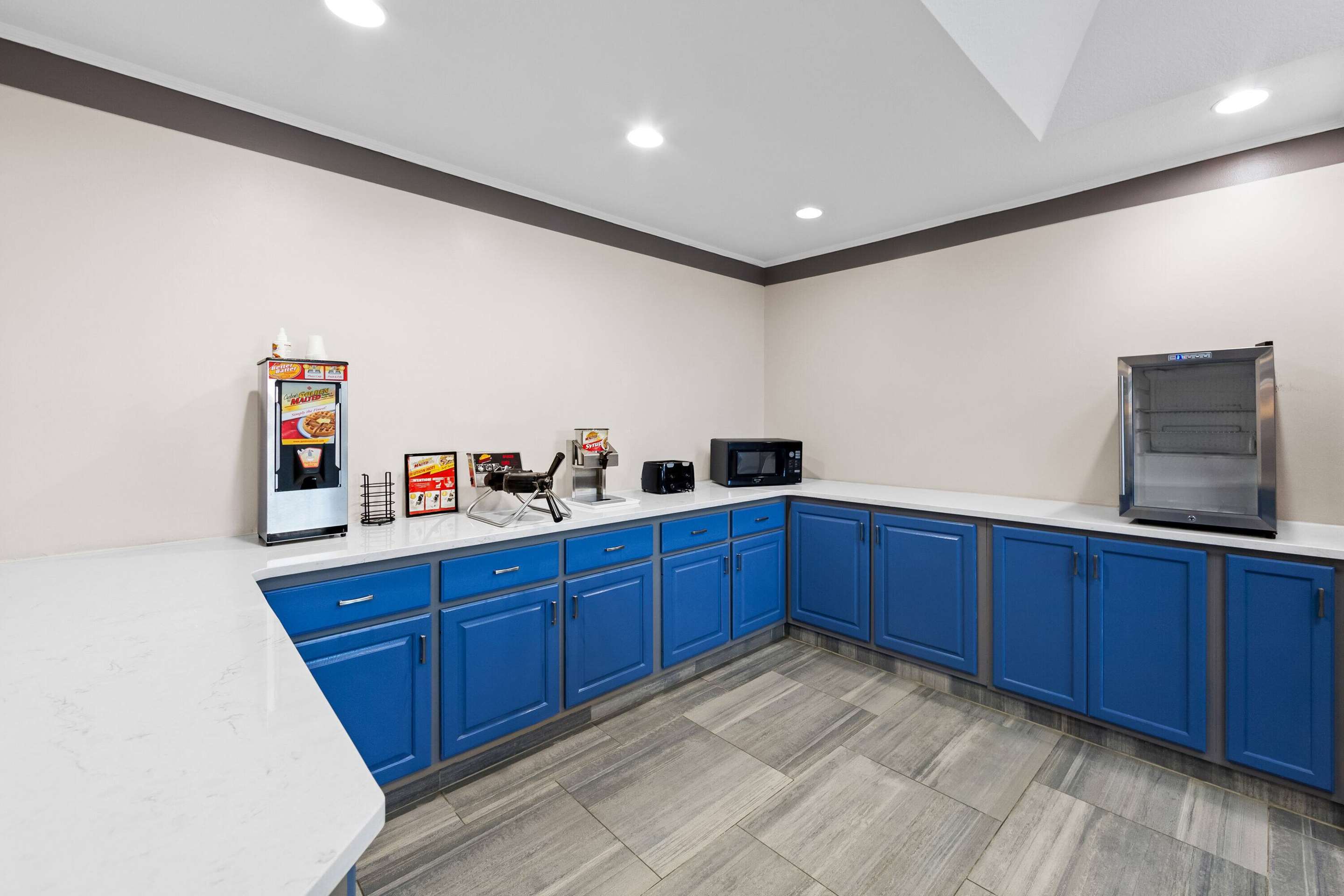 Breakfast Area | Howard Johnson by Wyndham Jackson
